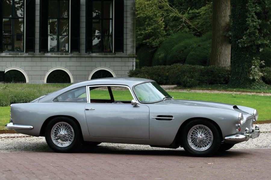  Aston Martin DB4 (Series III) 1961 года  (фото 3 из 5)